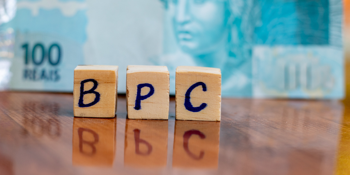 Fim do BPC Entenda a ameaça que coloca em risco a vida financeira de milhões
