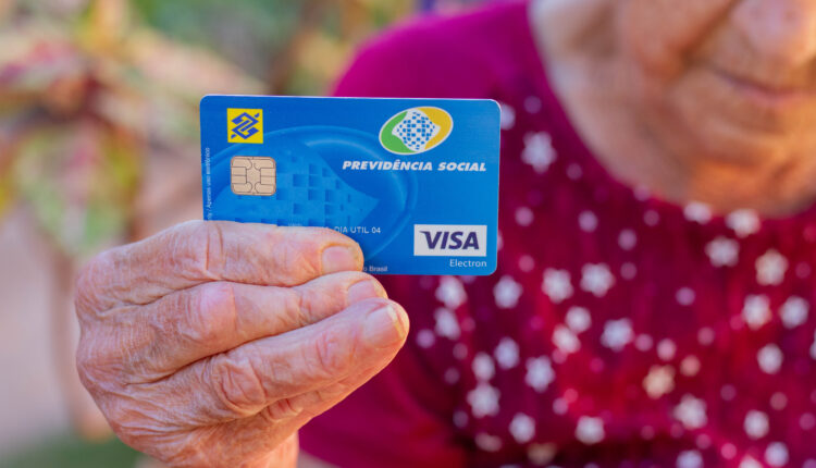 Quem vai entrar com a aposentadoria em 2025 deve ficar atento às novas regras.