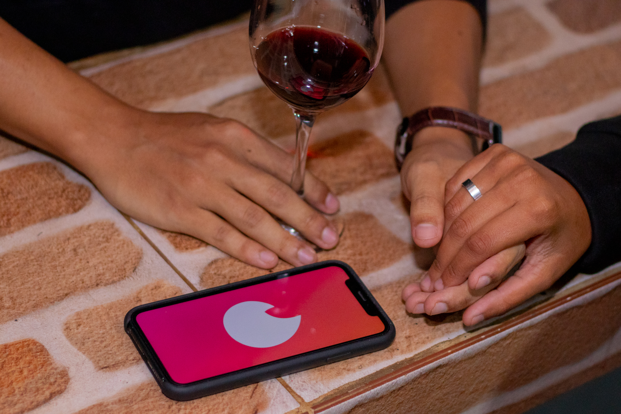 O app de namoro percebeu que muitas pessoas estavam desistindo de encontrar o amor online.