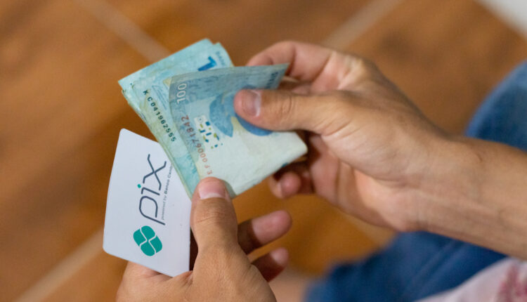 PIX Caixa tem.