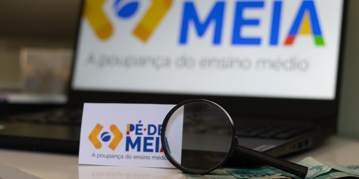 Quando o incentivo-conclusão de R$ 1.000 do Pé-de-Meia vai ser pago Confira o calendário