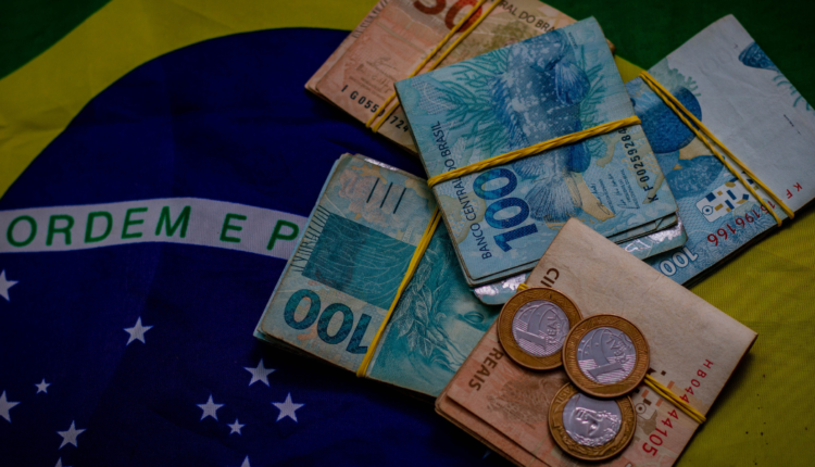 R$ 6.220 à vista para você descubra se tem direito ao saque em dezembro e como garantir esse valor