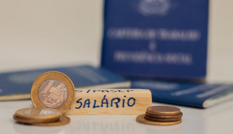 Salário mínimo 2025.