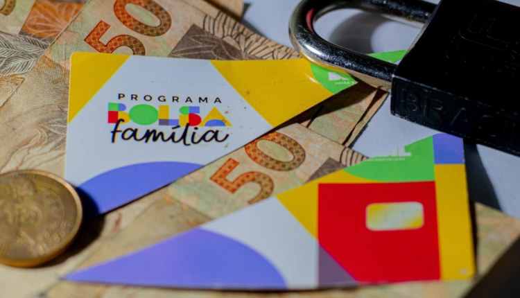 Seu Bolsa Família pode ser bloqueado veja como conferir seu cadastro e evite problemas