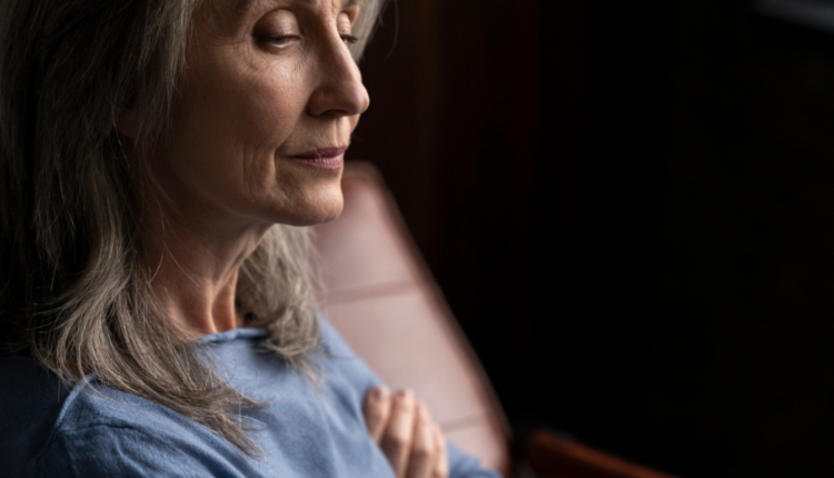 Sofrendo com a menopausa Veja como a alimentação saudável pode aliviar os sintomas