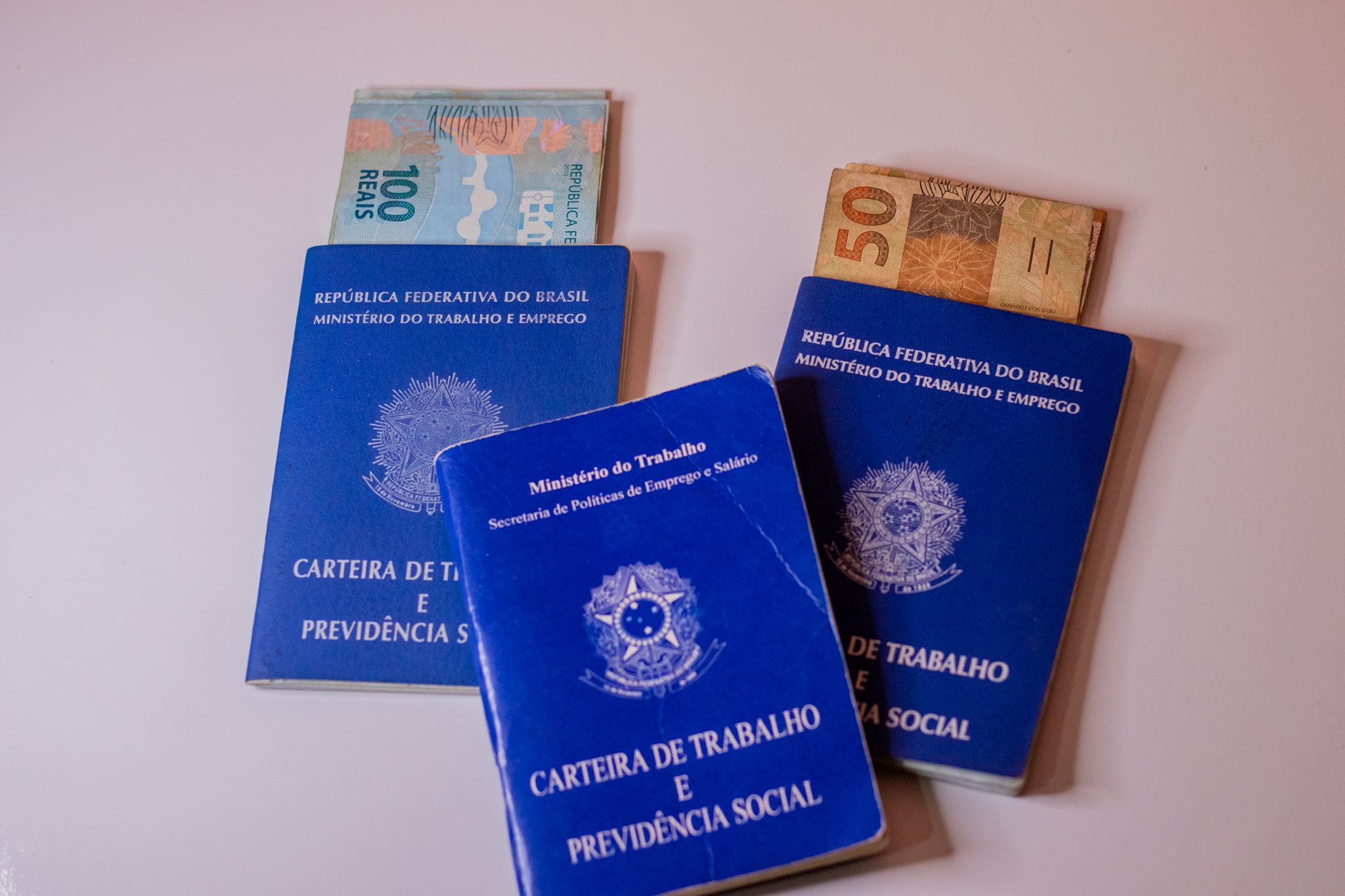 Salário.