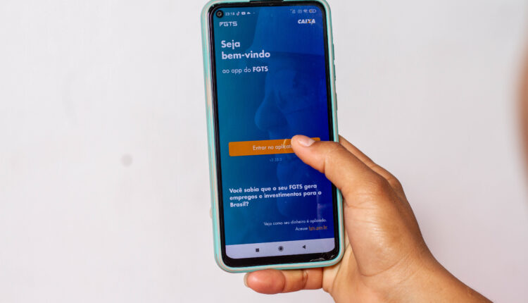 Precisando sacar seu FGTS, mas está sem tempo ou vontade de ir ao banco? A solução existe!