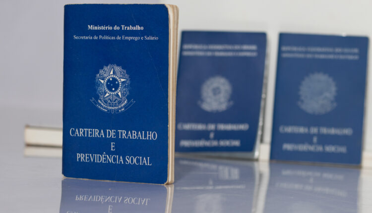 Carteira de trabalho.