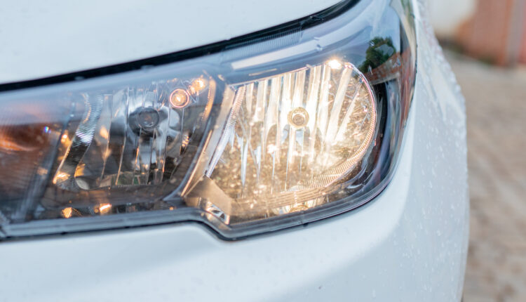 Farol de carro.