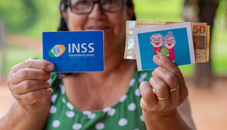Neste ano, a idade mínima para aposentadoria mudou. Confira quais as novas regras.