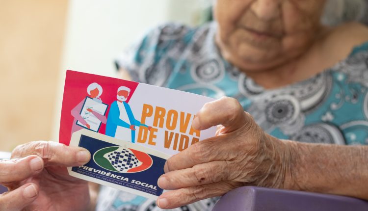 A prova de vida 2025 deve acontecer para todos os segurados. Confira como acontece.