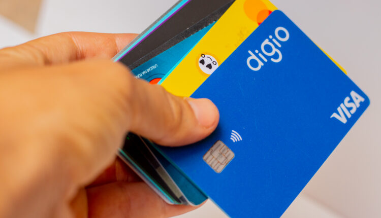 Quer saber como usar milhas no cartão de crédito? Veja o passo a passo!