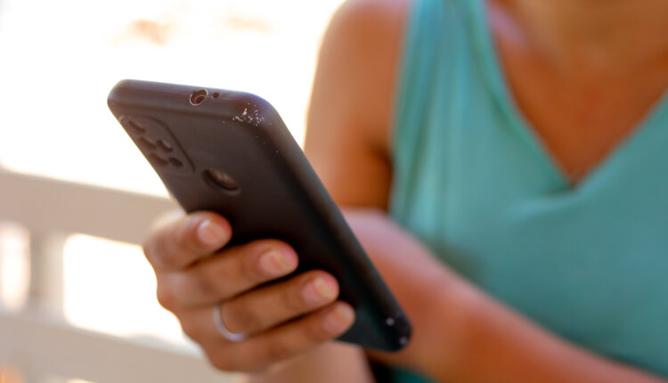 Celular com memória cheia.