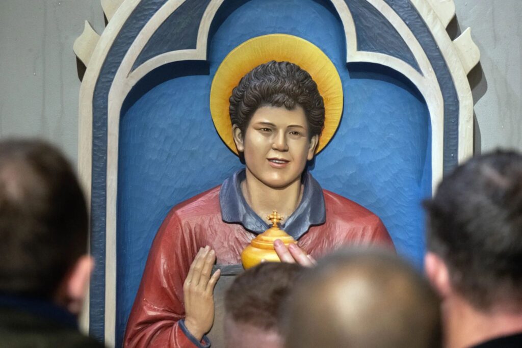 Carlo Acutis, conhecido como santo Millenial, será nomeado oficialmente pela Igreja Catóica.