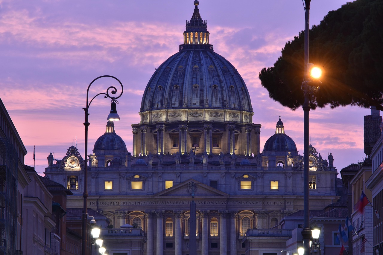 Com o falecimento do Papa Francisco, um conclave deve ser instituído para nomear um substituto. Confira.