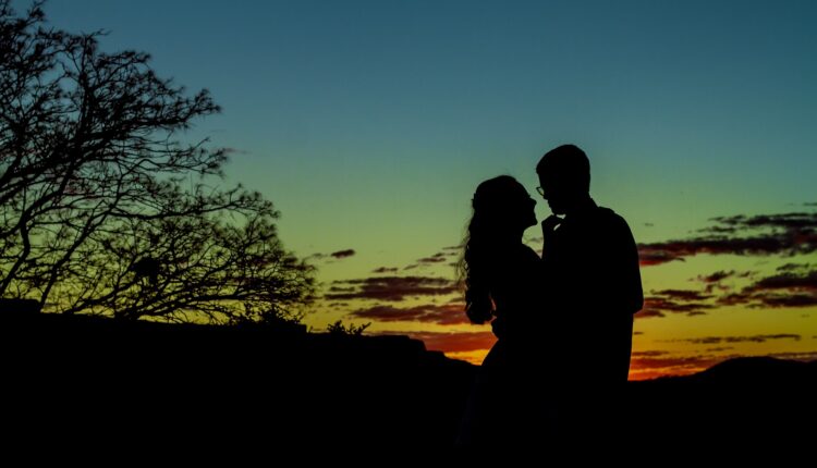 Acabou de sonhar com traição do namorado e está receosa? Entenda o que pode significar.