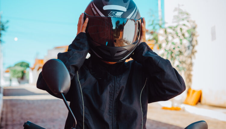 Você já parou para pensar em qual bicicleta motorizada não precisa de habilitação? Entenda se isso realmente existe.