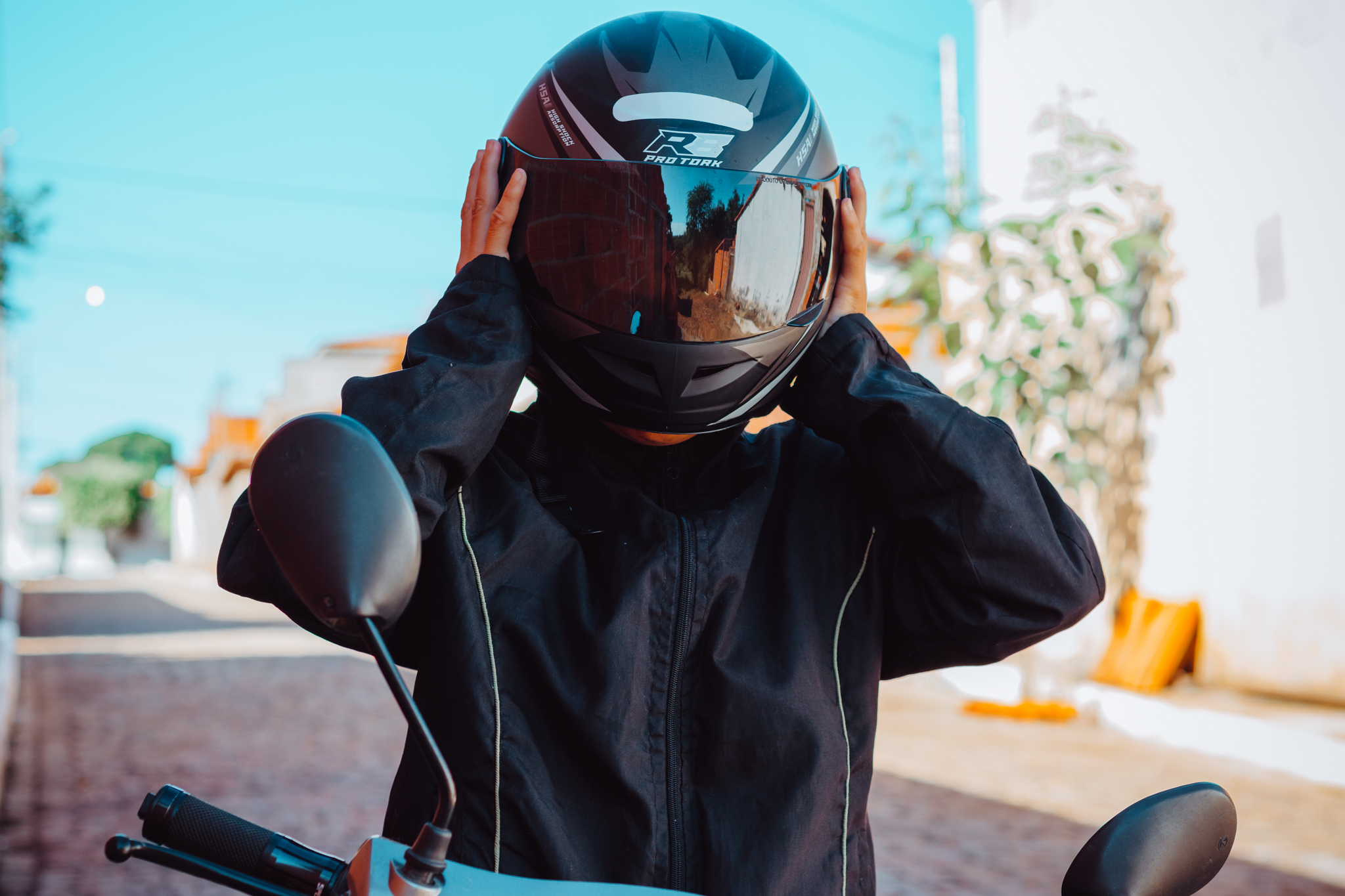 Você já parou para pensar em qual bicicleta motorizada não precisa de habilitação? Entenda se isso realmente existe.
