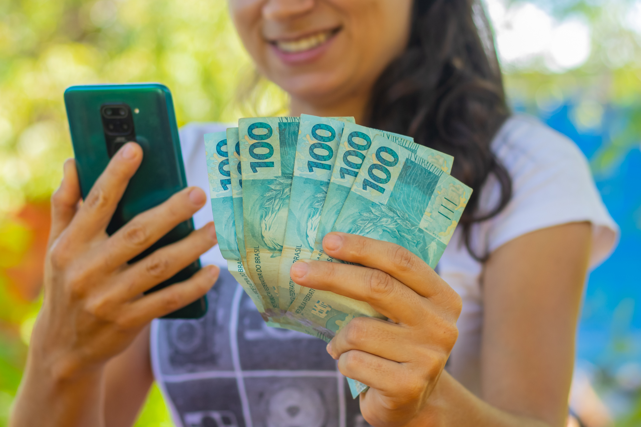 Existem diversas formas de ganhar dinheiro com o Google, basta escolher qual a melhor para você.
