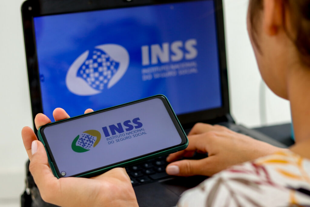INSS descontos de empréstimos consignados
