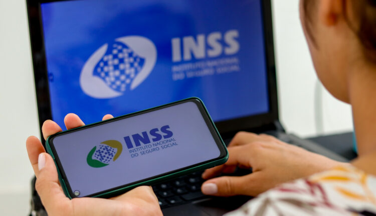 INSS descontos de empréstimos consignados