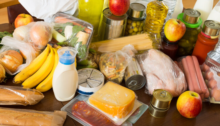 Estes alimentos podem ser consumidos, mas é bom diminuir a frequência e quantidade.