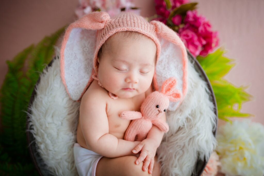 O bebê reborn pode ser uma boa opção para quem gosta de coleções ou quer adotar uma boneca diferente.