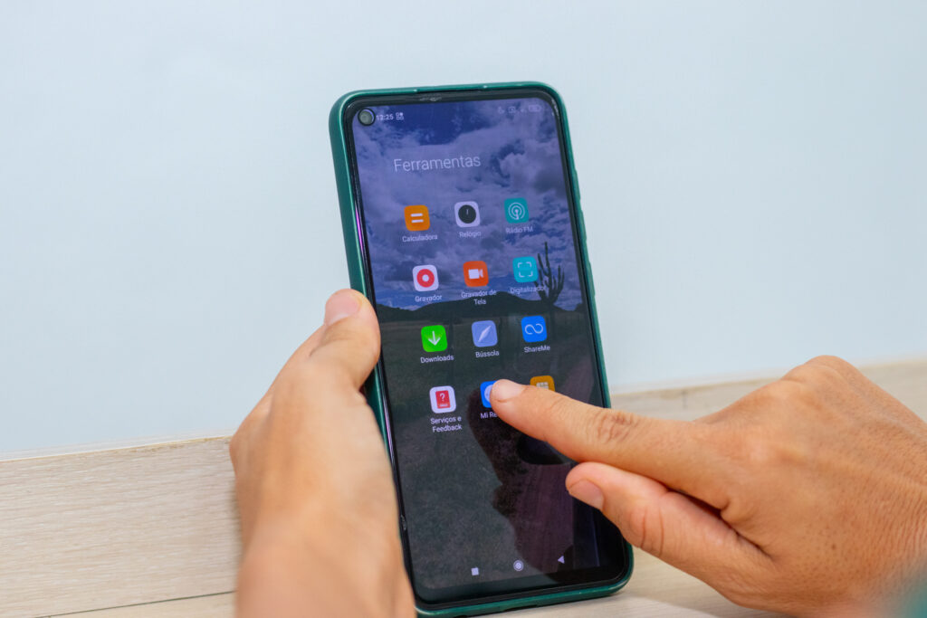 App espião no celular.