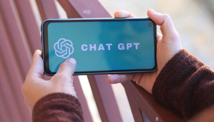 Quer ganhar dinheiro com o ChatGPT? Veja por onde começar.