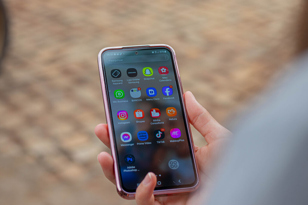 Precisa limpar a memória do celular? Veja algumas formas que vão te ajudar muito!
