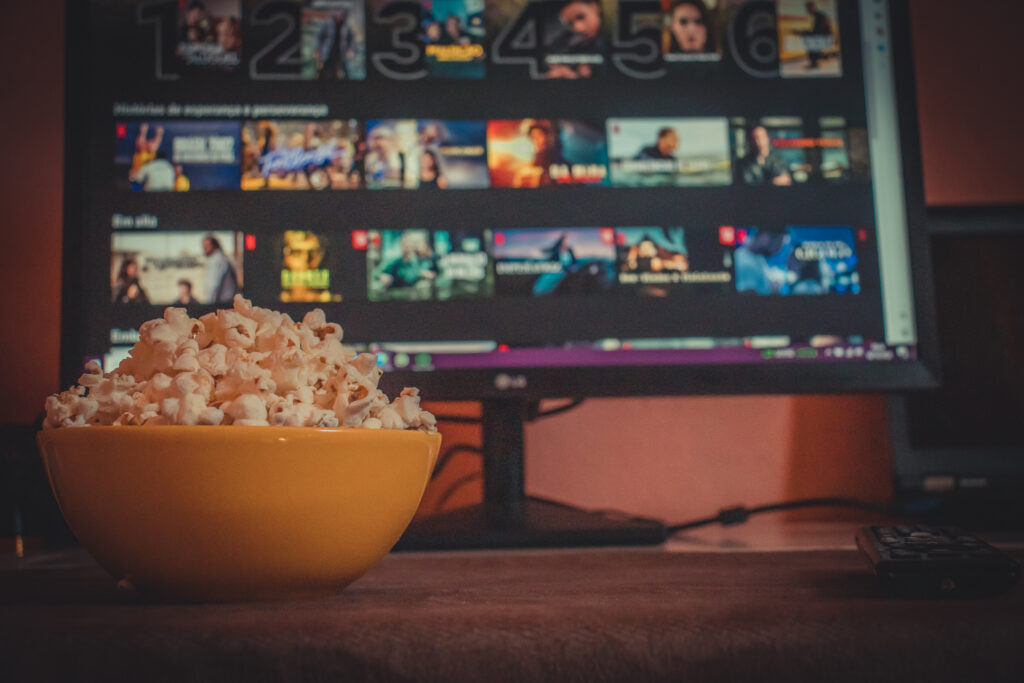 Você sabia que existem TV Box que podem ser compradas legalmente, com vários canais? Confira.
