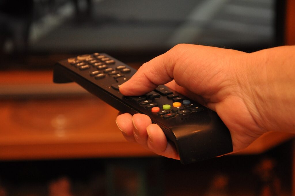 Se você tem IPTV em casa, saiba se o seu modelo é legalizado ou não.