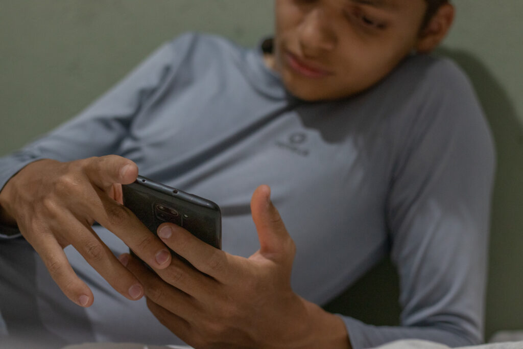 Você tem um celular antigo em casa? Veja como ganhar uma boa grana com ele.