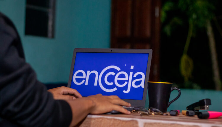 Aqueles que vão participar do Encceja 2025 devem ficar atentos para não caírem em golpes.