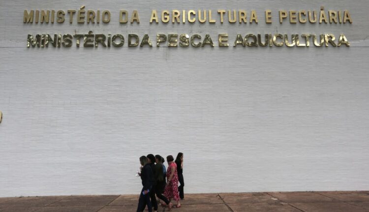 Congelamento de recursos no seguro rural é mais um banho de água fria, avalia setor