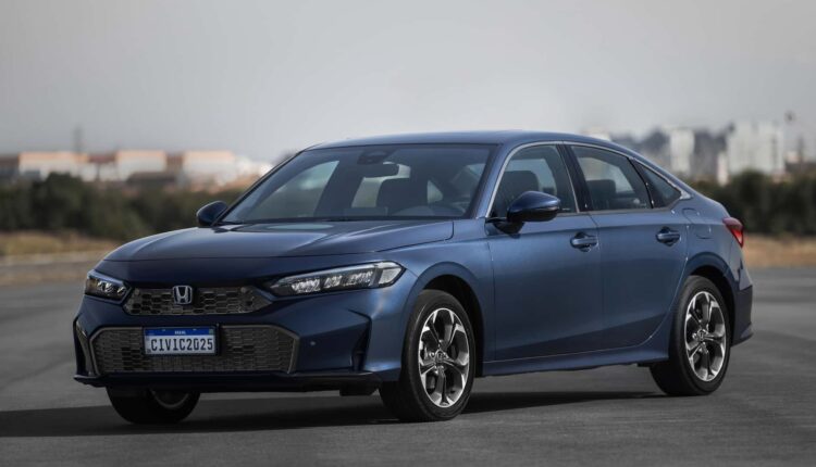 Honda lança novo Civic híbrido 2026 reestilizado sem mexer no preço