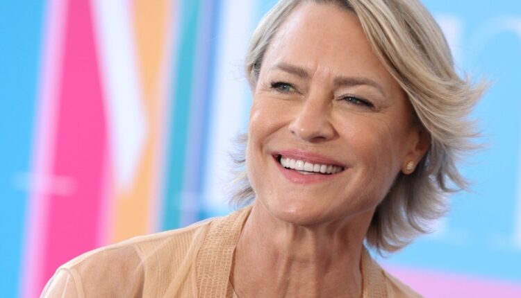 Robin Wright on House of Cards Not Paying Her the Same as Kevin Spacey