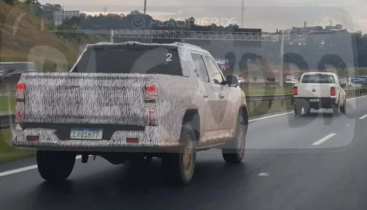 Nova geração da VW Amarok aparece em testes já no Brasil; estreia em 2027