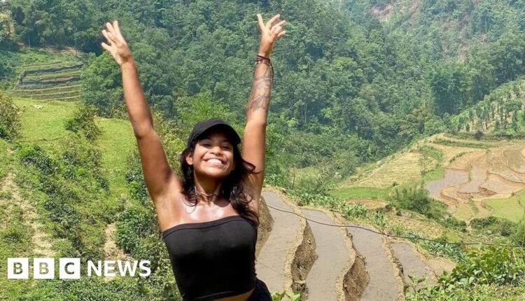Rescuers search for Brazilian tourist Juliana Marins on Indonesian volcano