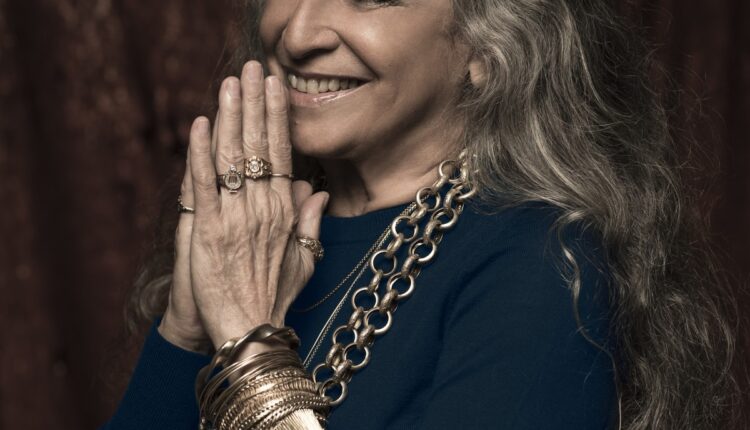 Maria Bethânia anuncia turnê de 60 anos de carreira; veja datas, locais e preços de ingresso