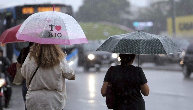 Inmet emite 'alerta laranja' para chuva no RJ, e frio continua no Centro-Sul; veja previsão para esta quarta
