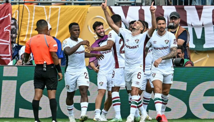 Fluminense mantém formação de três zagueiros para enfrentar Al-Hilal na semifinal do Mundial; veja escalação