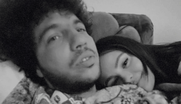 Benny Blanco revela por que casamento com Selena Gomez segue adiado