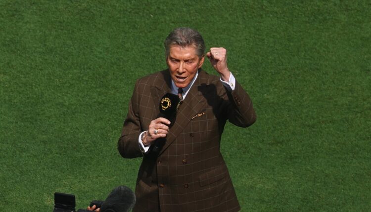 Meet Michael Buffer, the legendary ring announcer introducing Chelsea and PSG players at the Club World Cup final