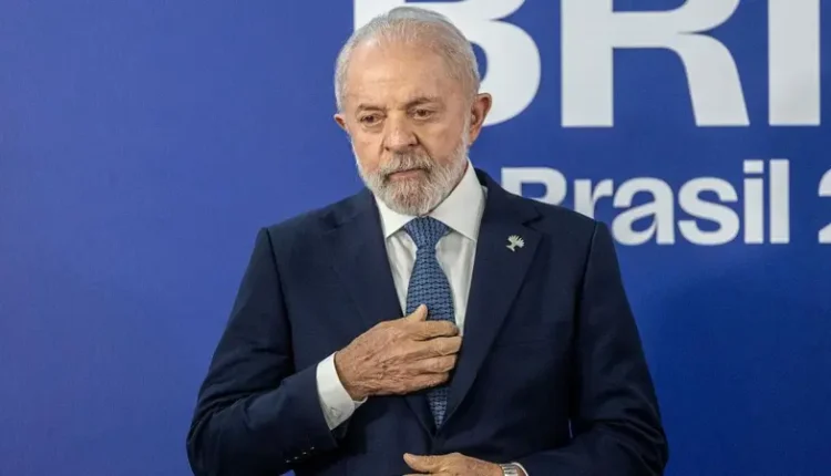 Lula reage à tarifa dos EUA, devolve carta e ameaça retaliação