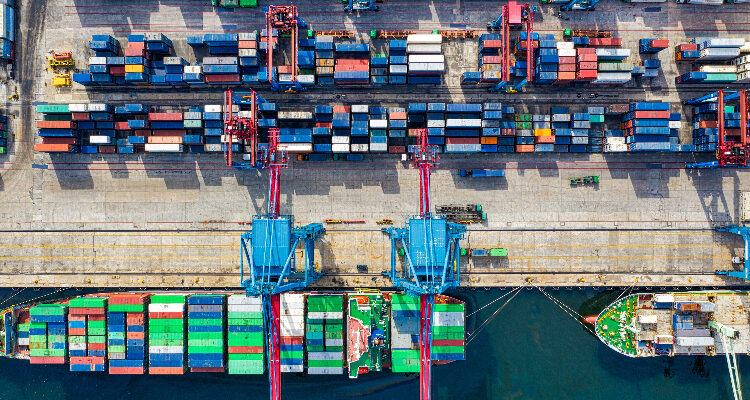 Tarifa dos EUA deve gerar perdas de até US$ 17 bi nas exportações e reduzir investimentos estrangeiros