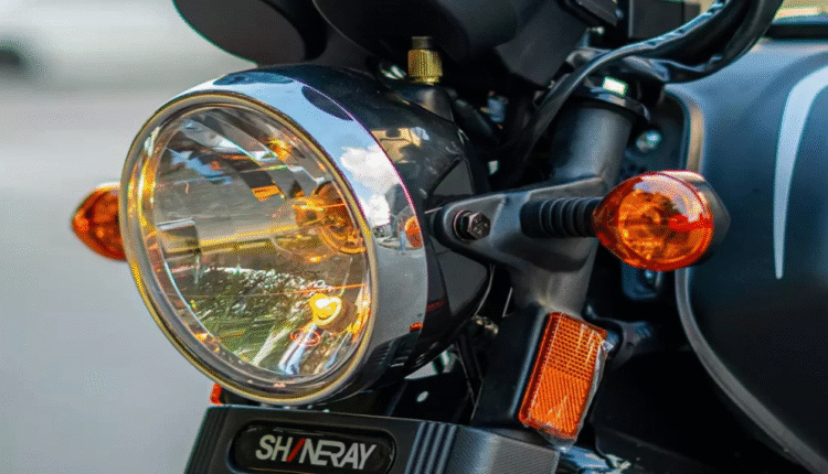 Moto mais barata do Brasil custa menos de R$ 9 mil e faz até 40 km/l