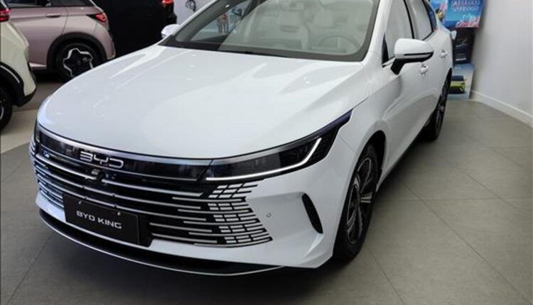 Com R$ 27 mil de desconto, BYD King sai por menos que Toyota Corolla – Fipe Carros