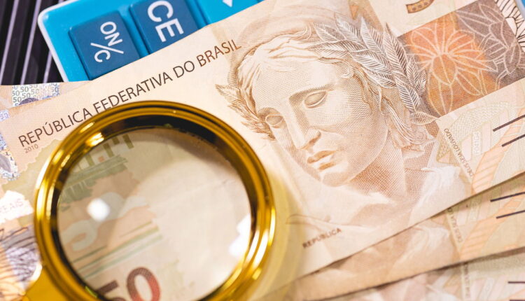 Inflação contraria tendência e pesa mais sobre a classe média