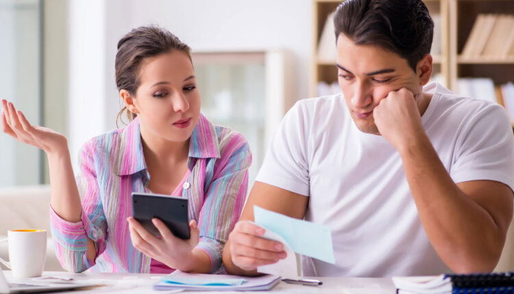 Os melhores aplicativos para acompanhar seus investimentos direto do celular